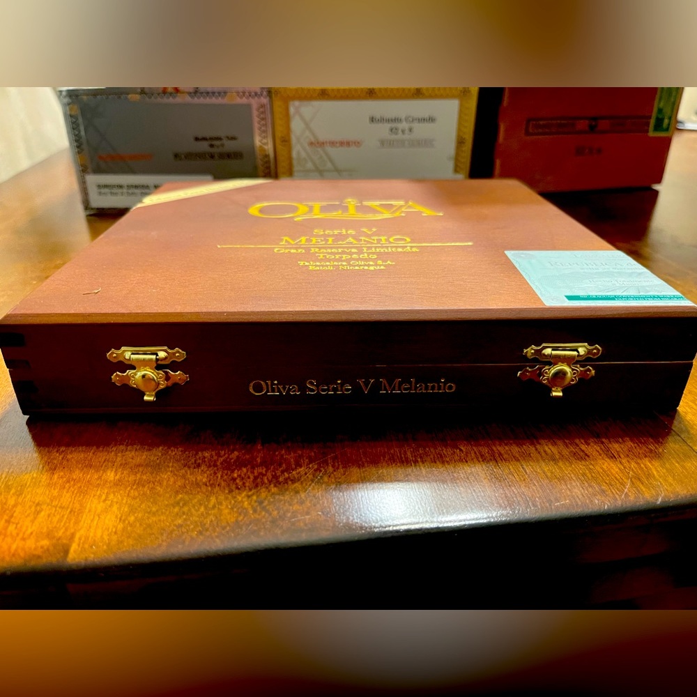 Oliva Serie V Melanio Cigar Box